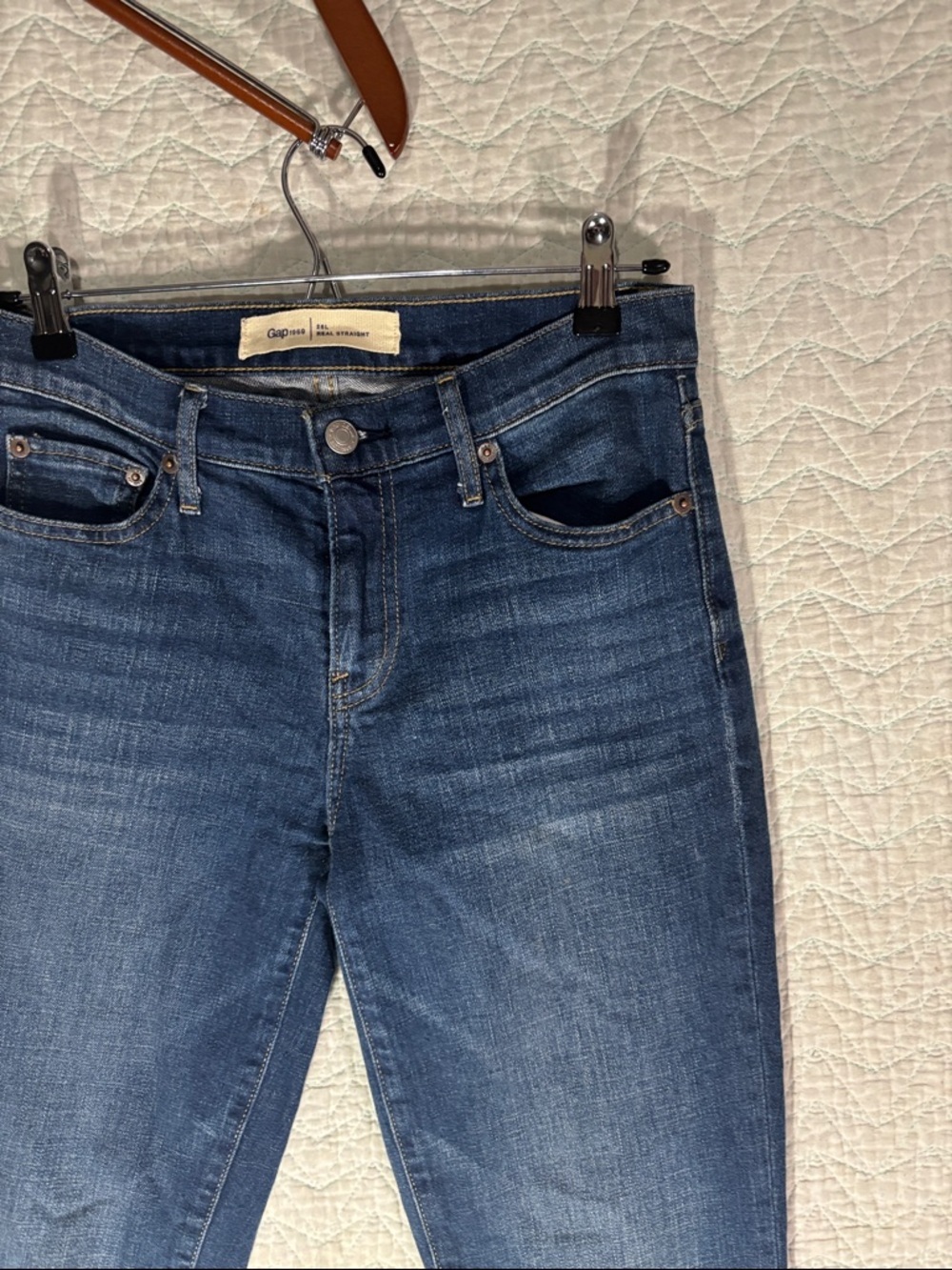 GAP Women's Straight Leg Jeans - Medium Blue Wash - Picture 3 of 8